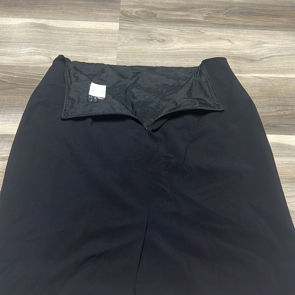 Laura black skirt size 14P - Picture 7 of 7